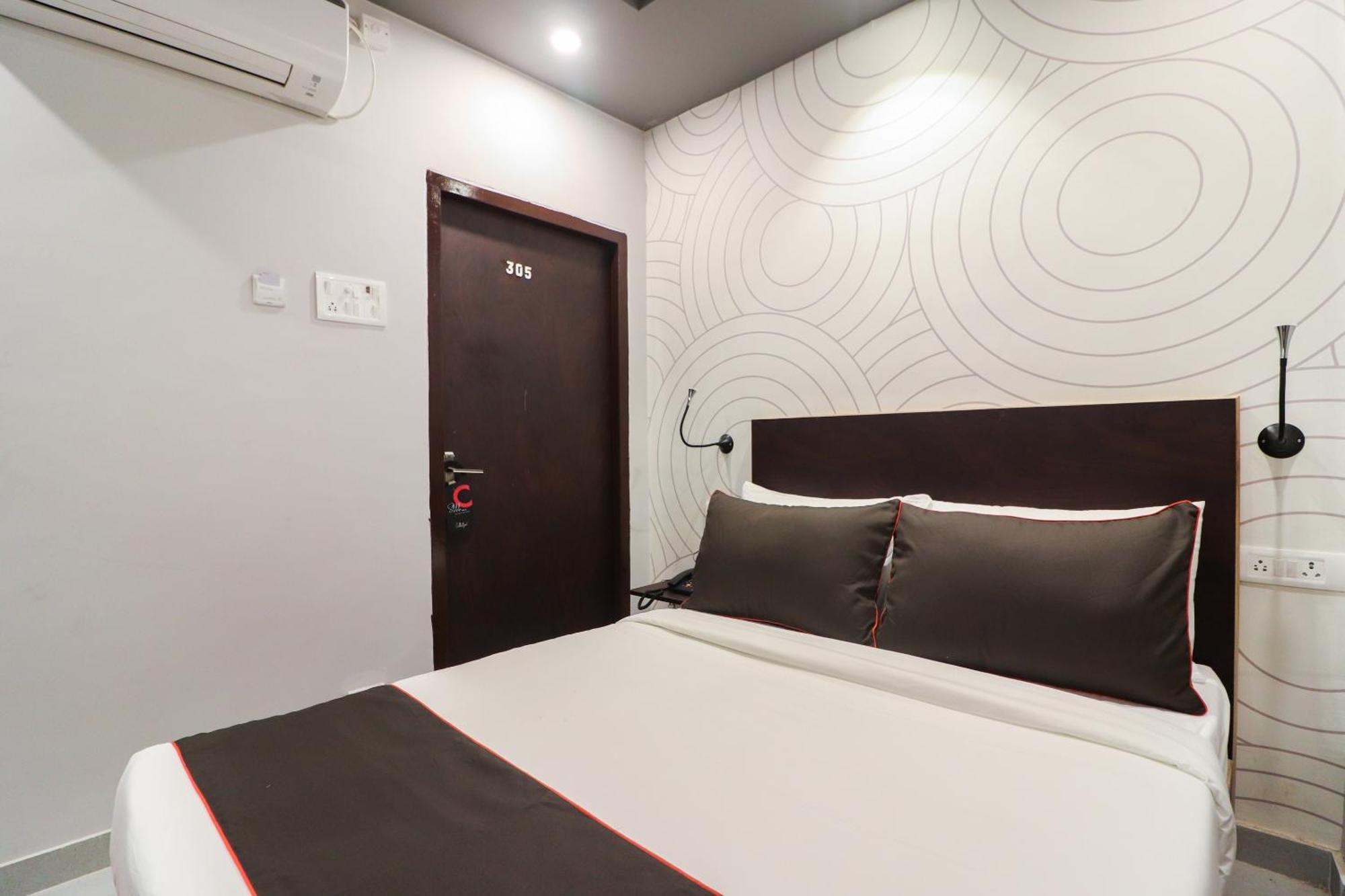 Super Collection O Sonica Gold Civil Lines Hotel Prayagraj Bagian luar foto